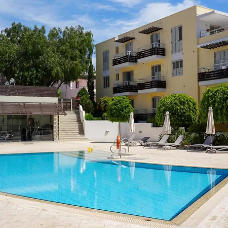 Mediterranean Escape - Coastal 2-bedroom * リマソール