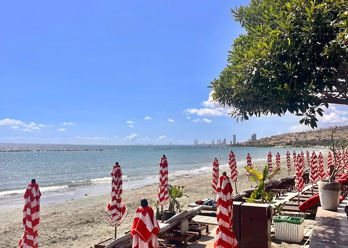 Mediterranean Escape - Coastal 2-bedroom Appartamento *