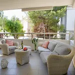 Mediterranean Escape - Coastal 2-bedroom Apartament *