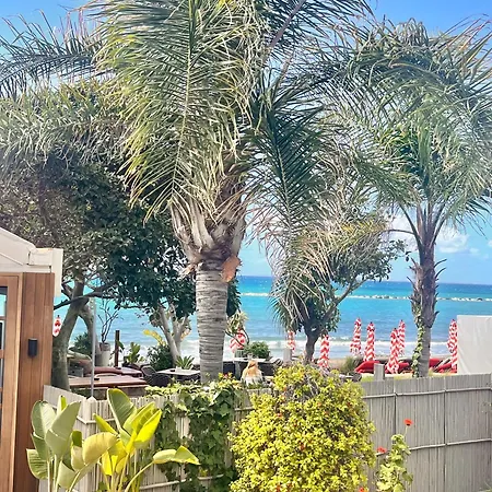 Mediterranean Escape - Steps From The Apartment Limassol