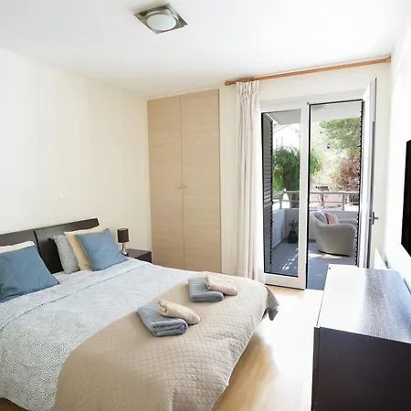 Mediterranean Escape - Coastal 2-bedroom * リマソール
