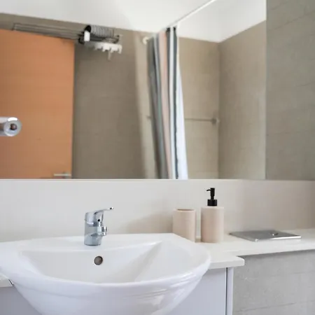 Mediterranean Escape - Coastal 2-bedroom Apartman Limassol